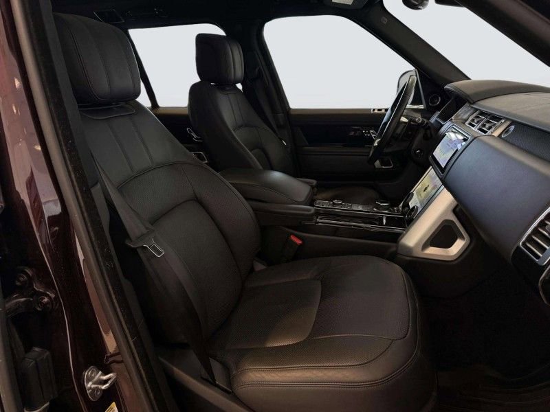 Used 2020 Land Rover Range Rover HSE image 32