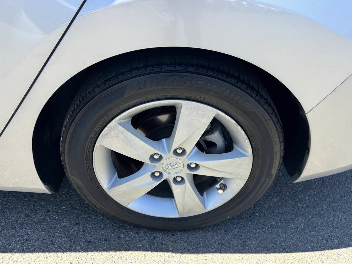 Used 2013 Hyundai Elantra GLS w/ Preferred Pkg FWD image 34