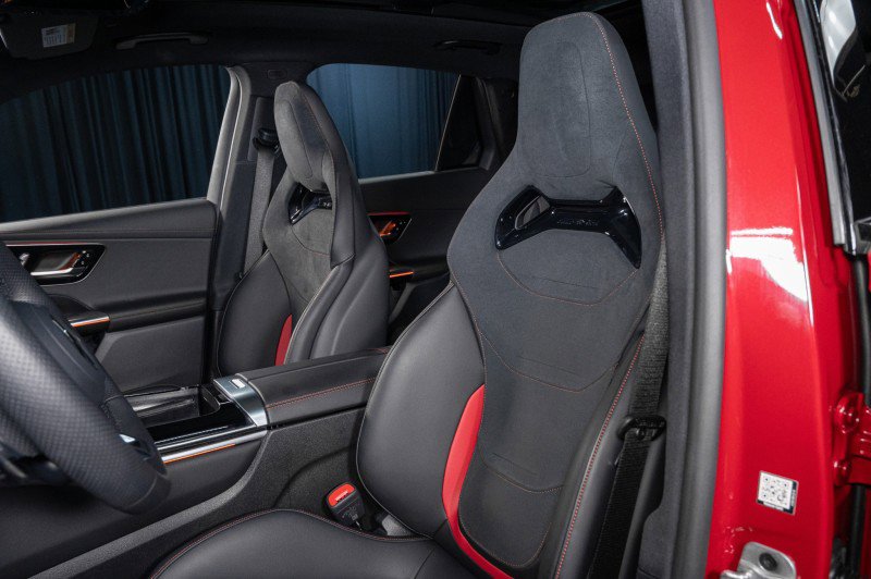 Certified 2024 Mercedes-Benz GLC 43 AMG 4MATIC image 17