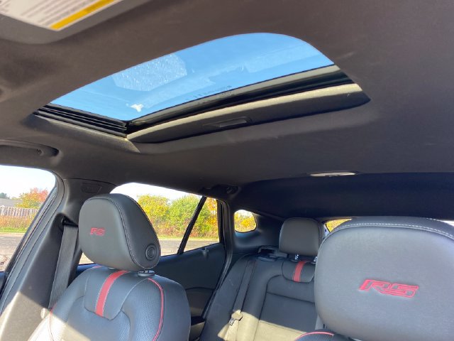 Certified 2025 Chevrolet Trax RS w/ Sunroof Package FWD image 16