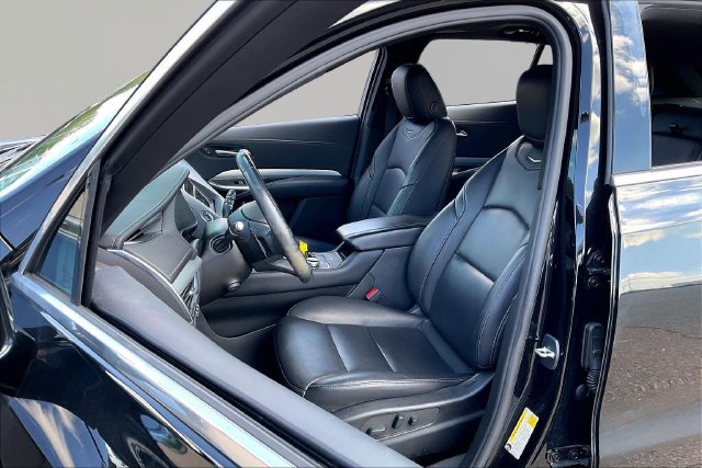 Certified 2023 Cadillac XT4 Premium Luxury w/ Technology Package FWD image 15