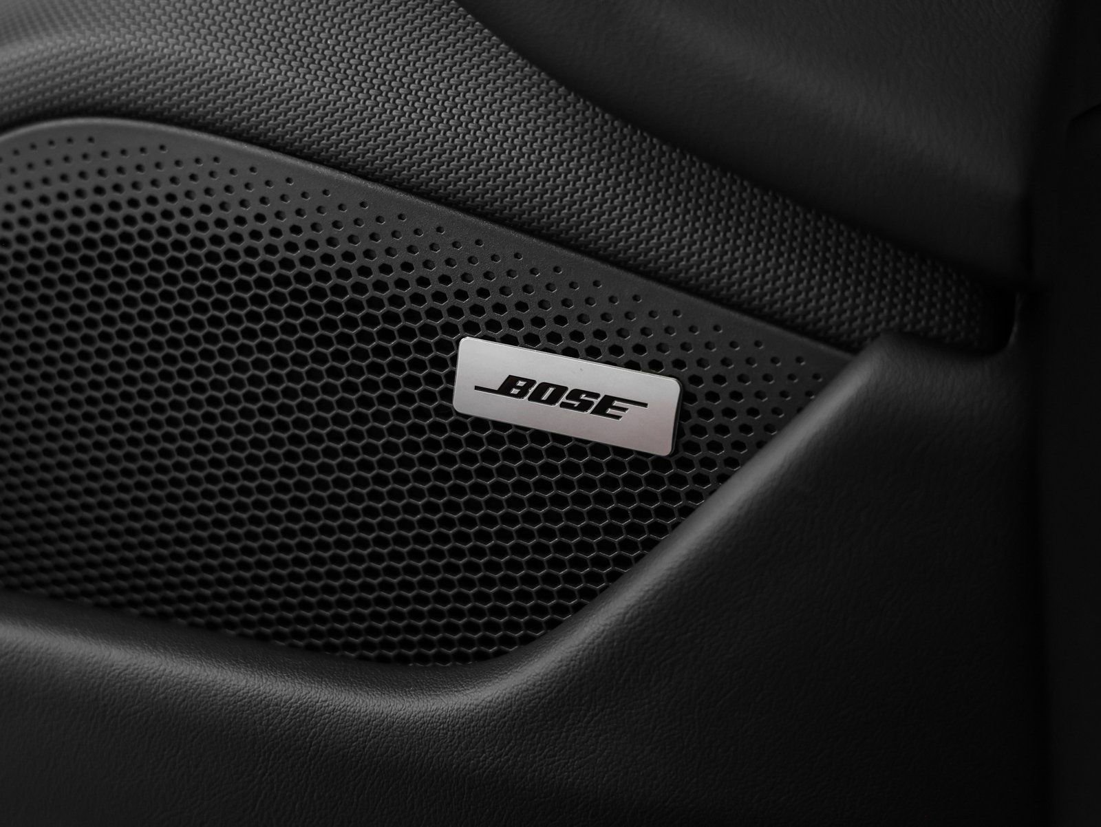 New 2025 Porsche Taycan image 33