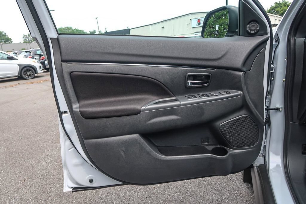 Used 2025 Mitsubishi Outlander Sport AWD image 21