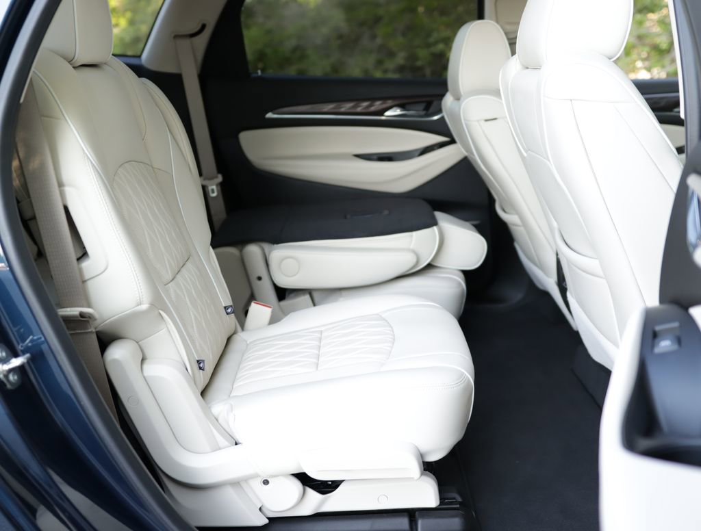 Used 2024 Buick Enclave Avenir w/ Avenir Technology Package FWD image 35