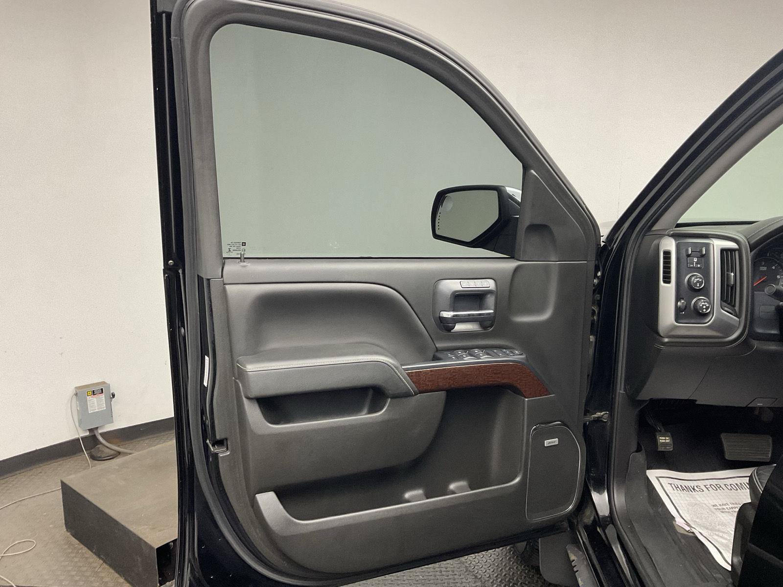 Used 2018 GMC Sierra 1500 SLT w/ SLT Premium Package AWD/4WD image 9