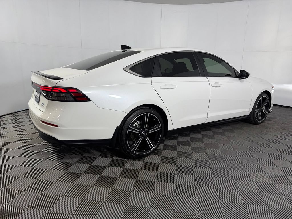 Used 2025 Honda Accord Sport image 7