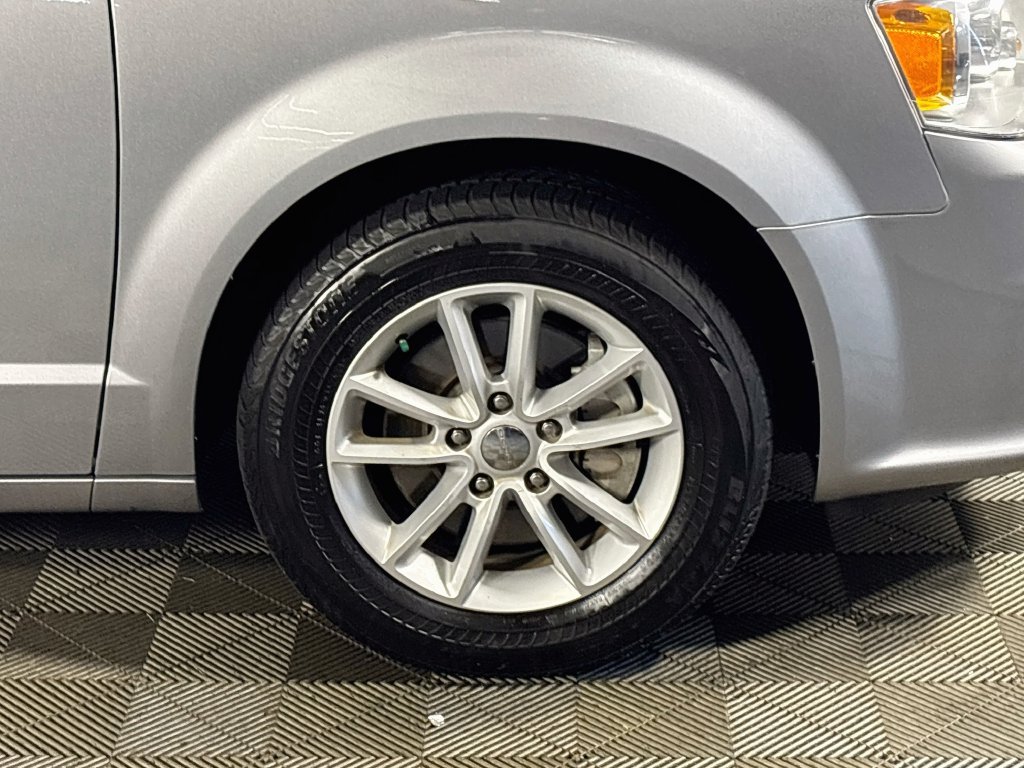Used 2019 Dodge Grand Caravan SXT FWD image 21