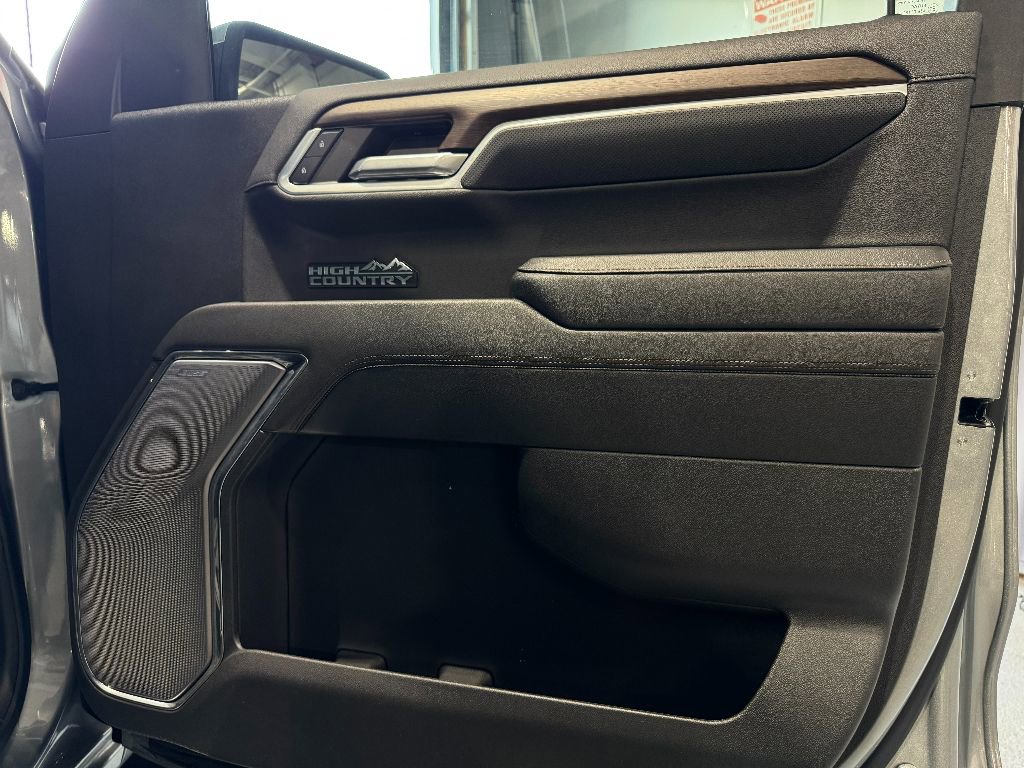 Used 2024 Chevrolet Silverado 1500 High Country w/ Technology Package image 31