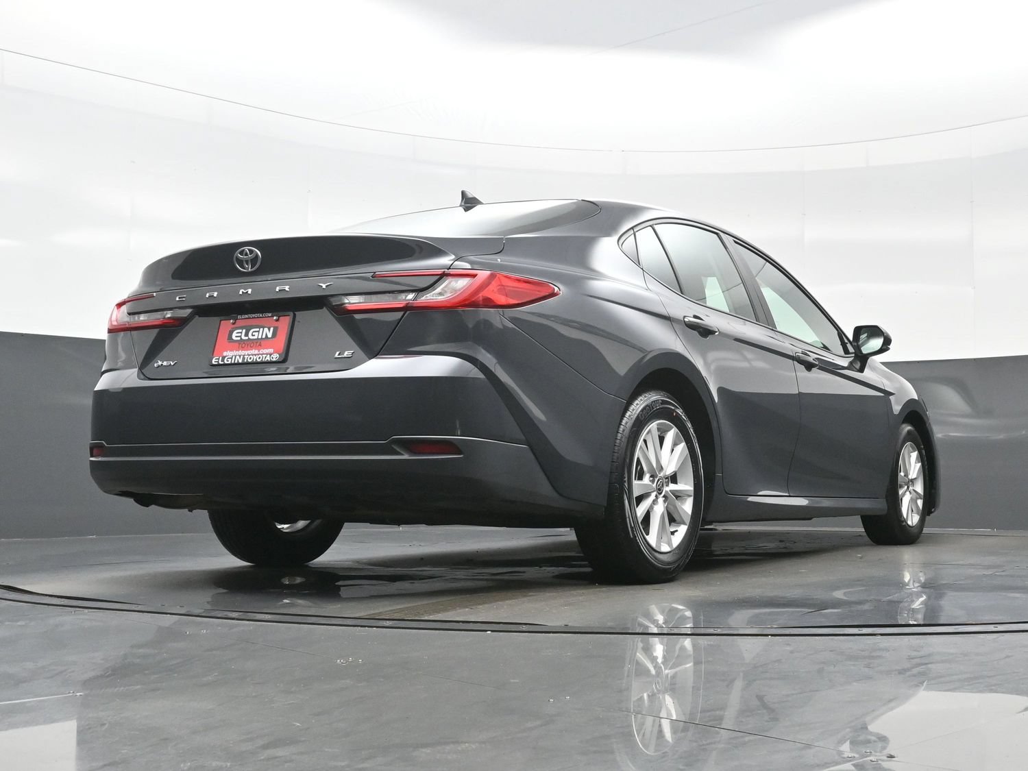 Used 2025 Toyota Camry LE FWD image 31