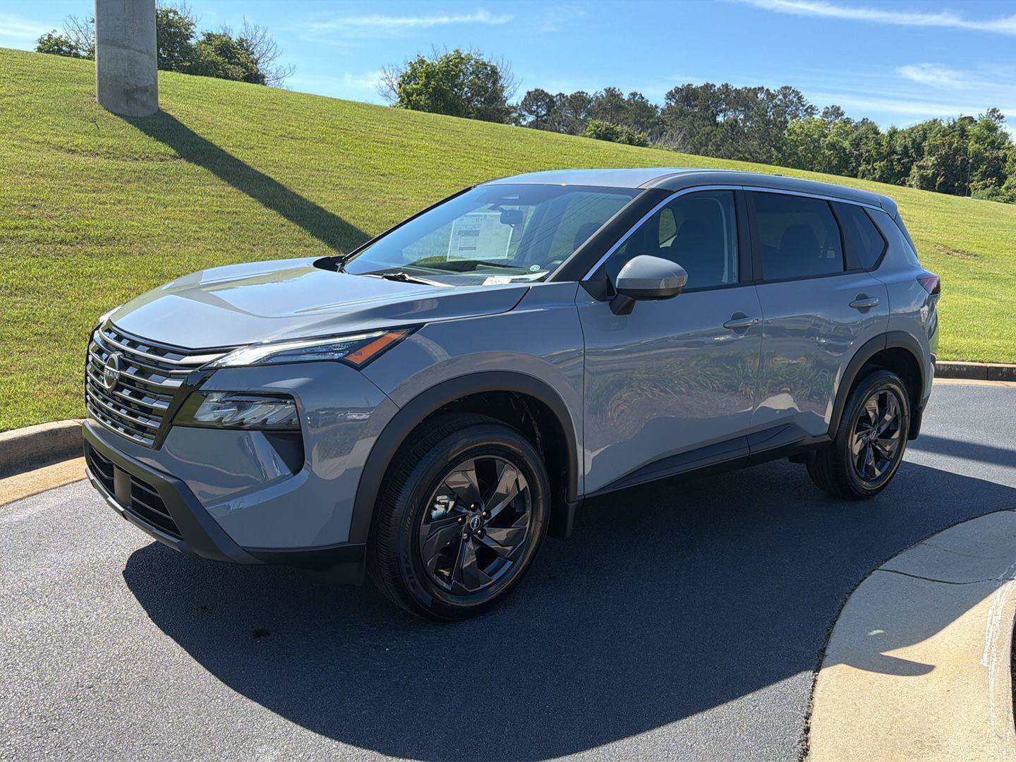 New 2026 Nissan Rogue SV w/ Cold Weather Package FWD image 2