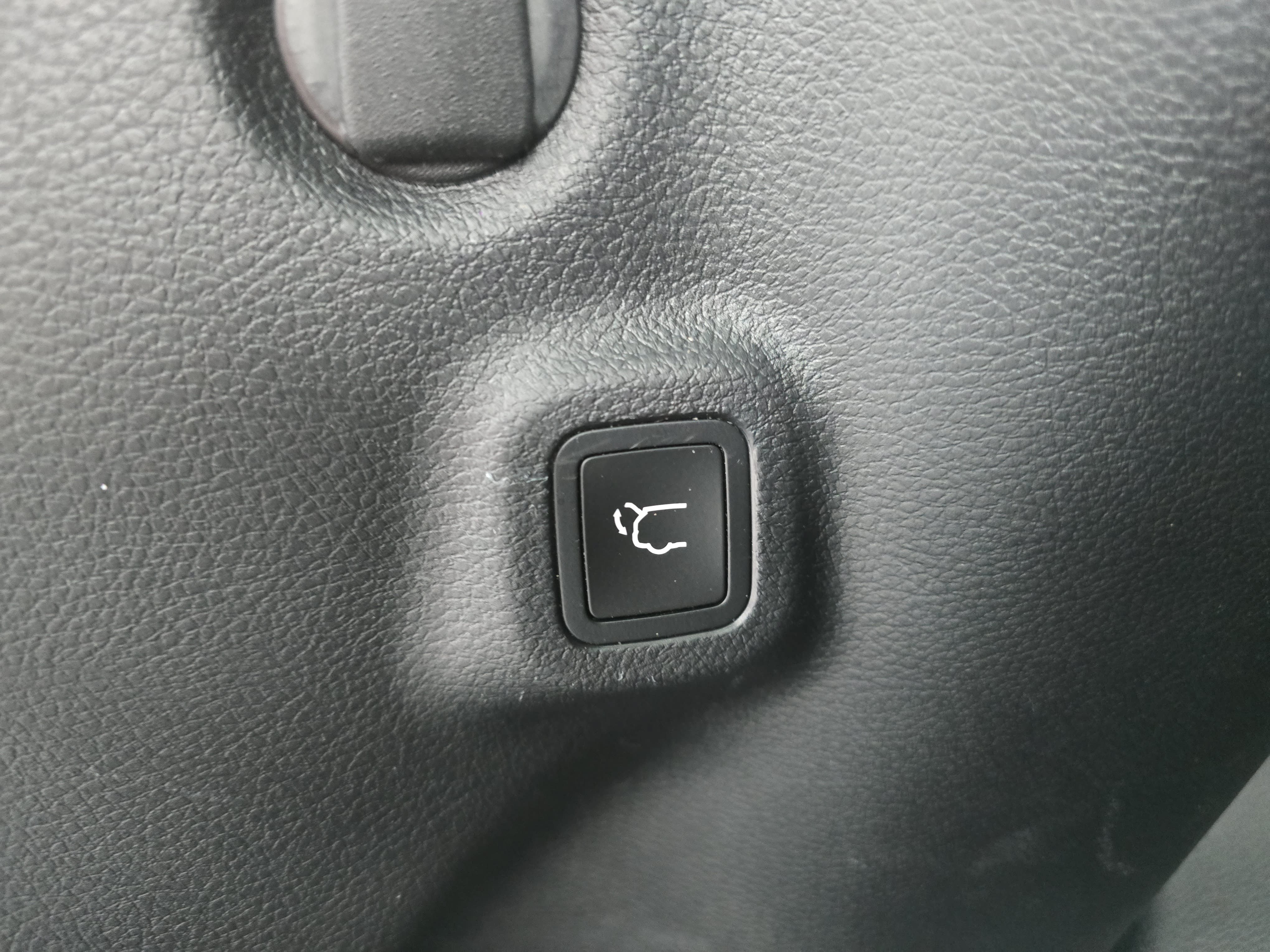 Used 2021 Jeep Compass Latitude w/ Sun and Sound Group AWD/4WD image 13