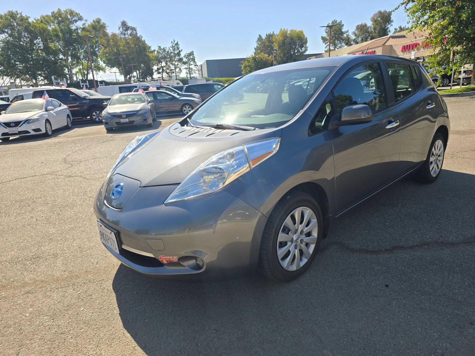 Used 2017 Nissan Leaf S w/ Charge Package FWD image 1