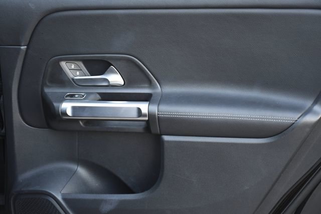 Used 2022 Mercedes-Benz GLB 250 w/ Premium Package Lite image 30