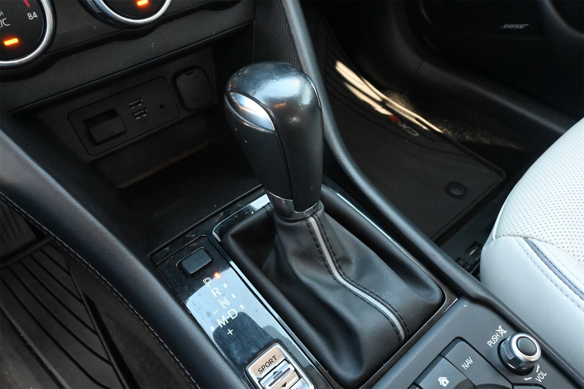 Used 2019 MAZDA CX-3 Grand Touring w/ Premium Package image 14