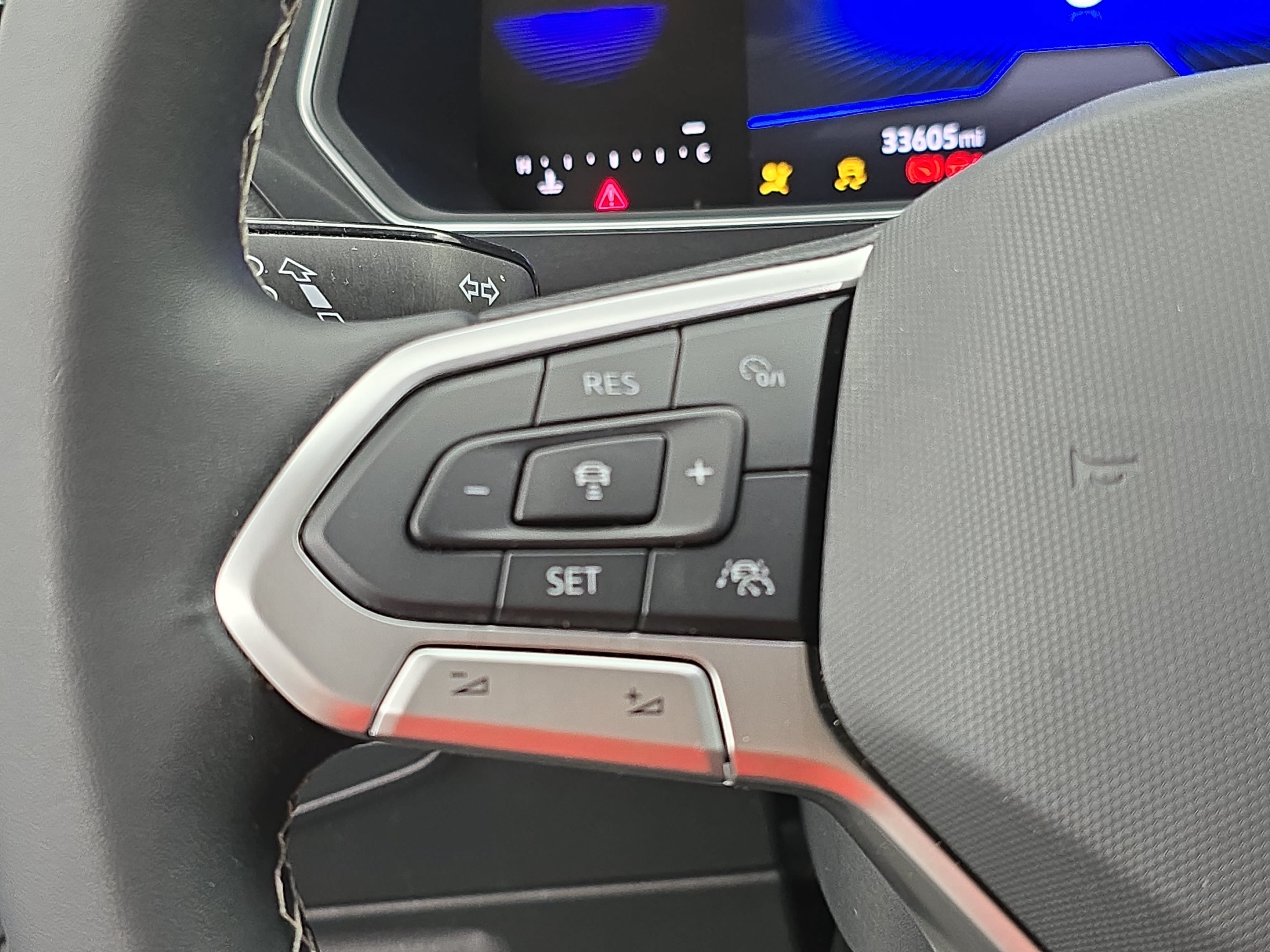 Used 2023 Volkswagen Tiguan SE FWD image 17