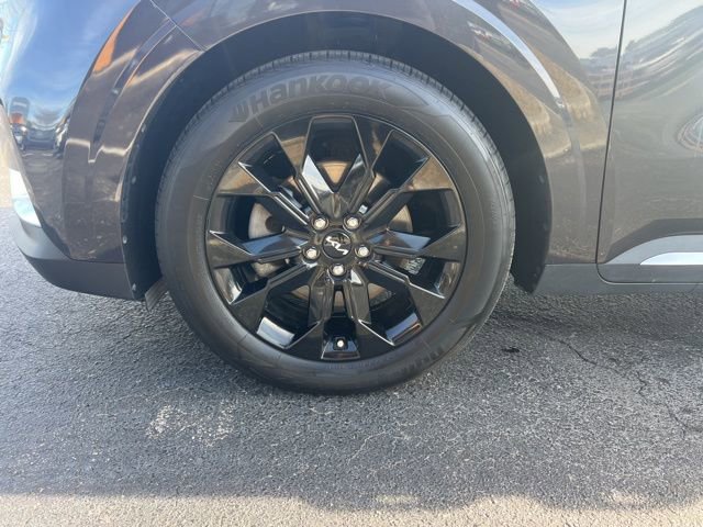 Used 2022 Kia Carnival SX image 5