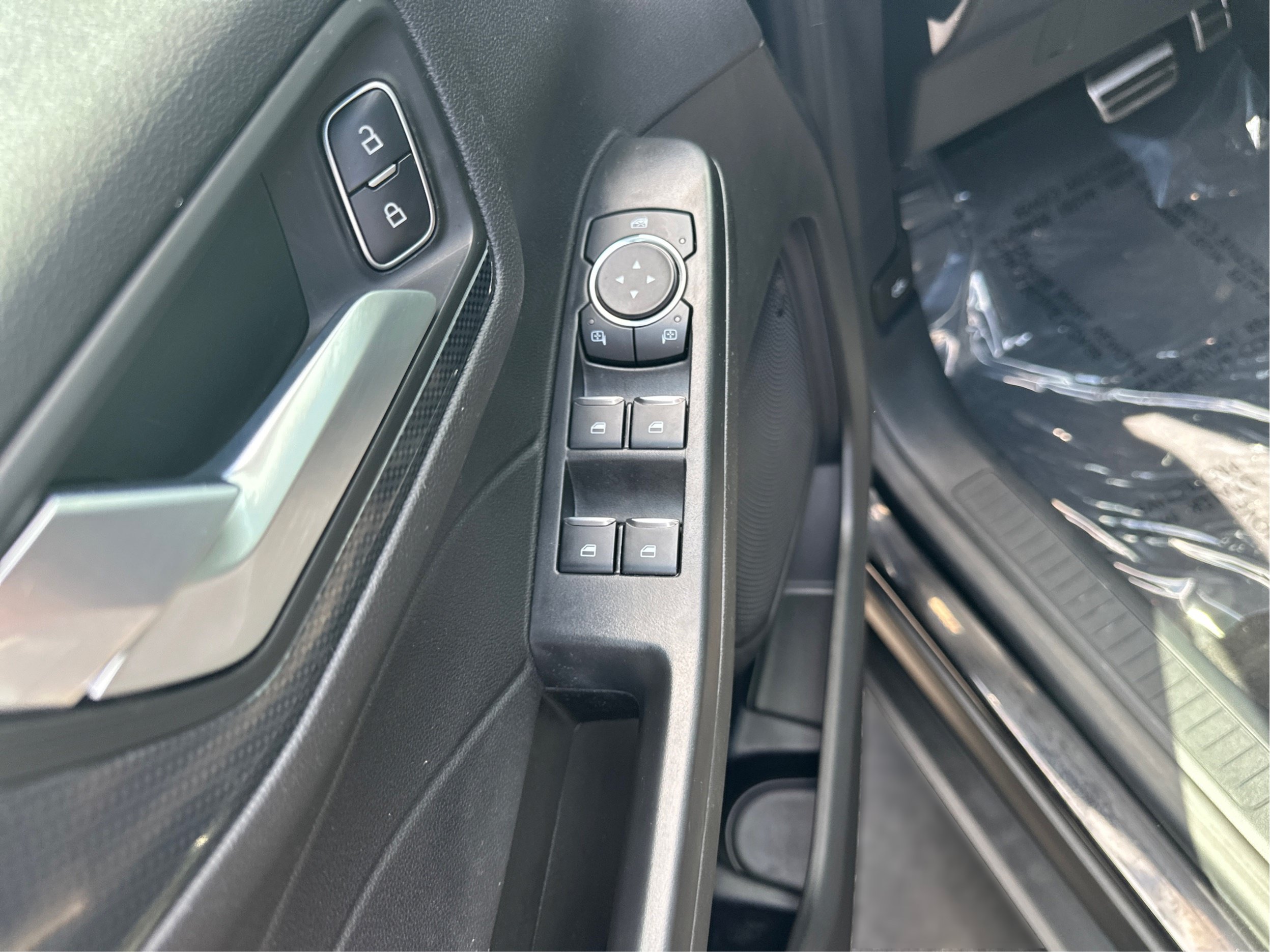 Used 2024 Ford Escape ST-Line w/ Tech Pack #1 AWD/4WD image 29