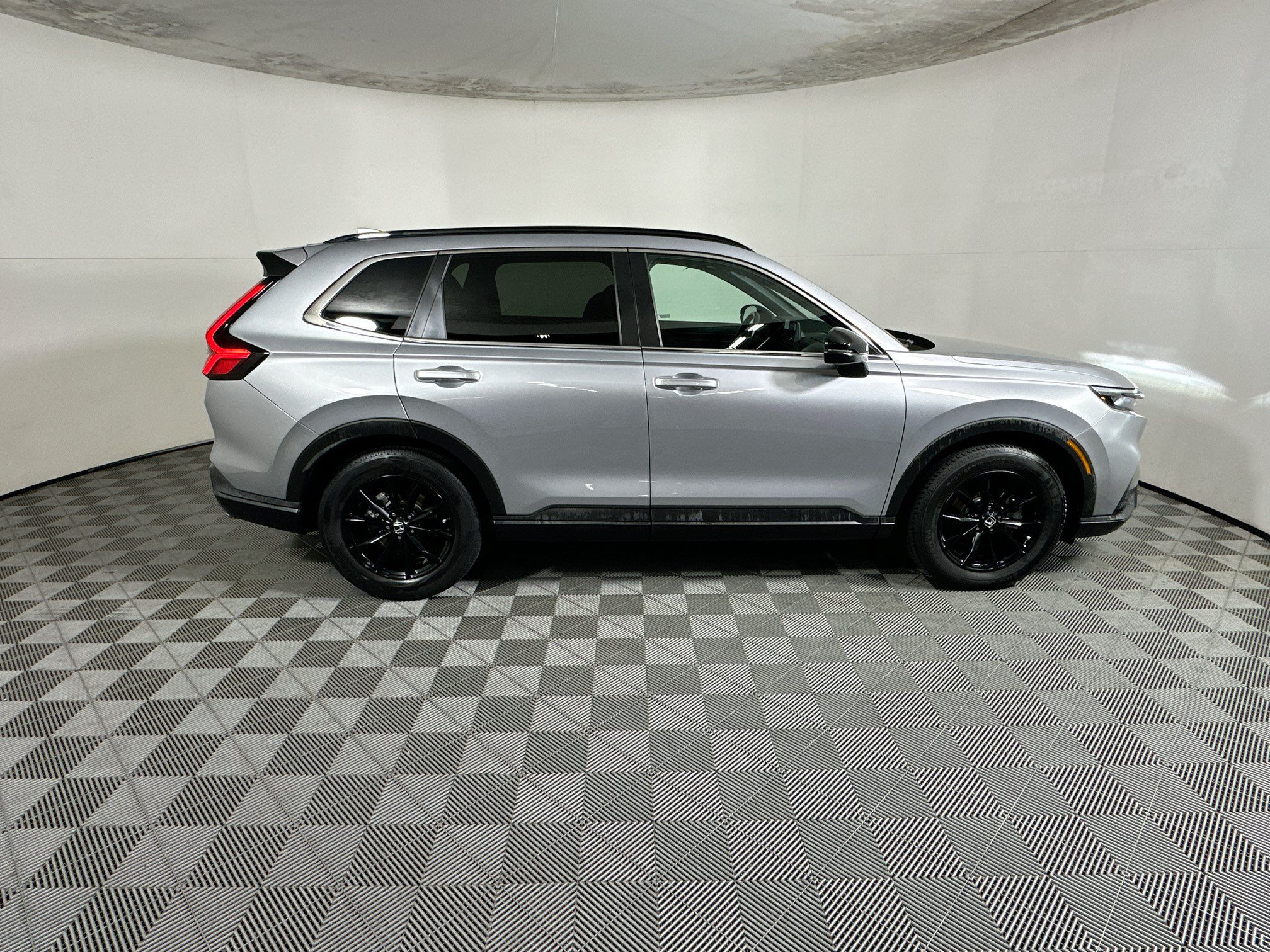 Used 2023 Honda CR-V Sport image 2