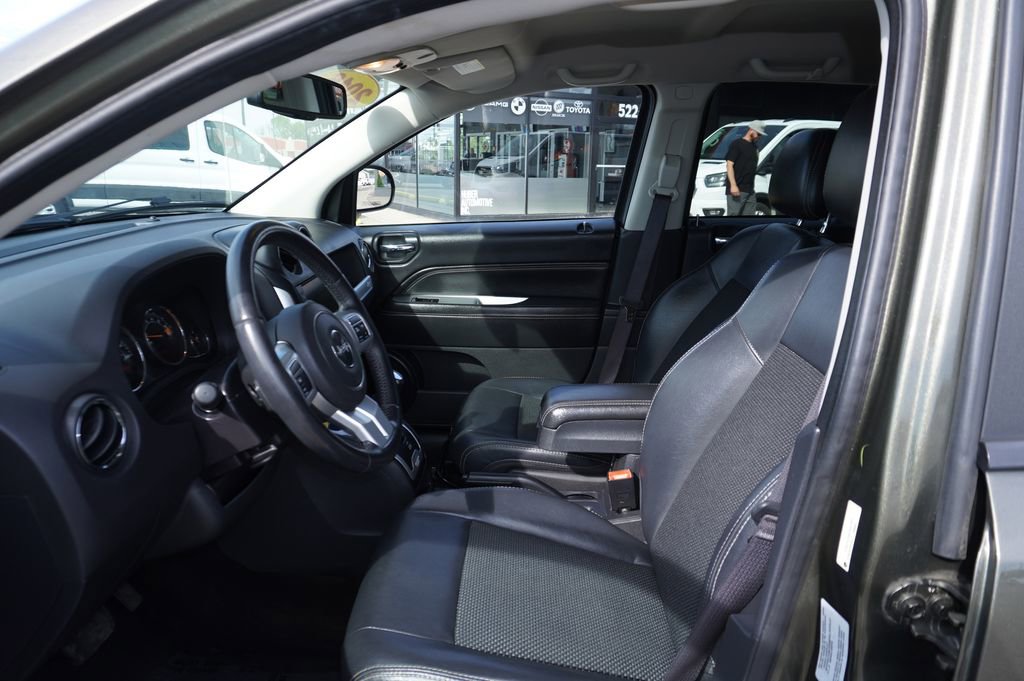 Used 2016 Jeep Compass Latitude image 23