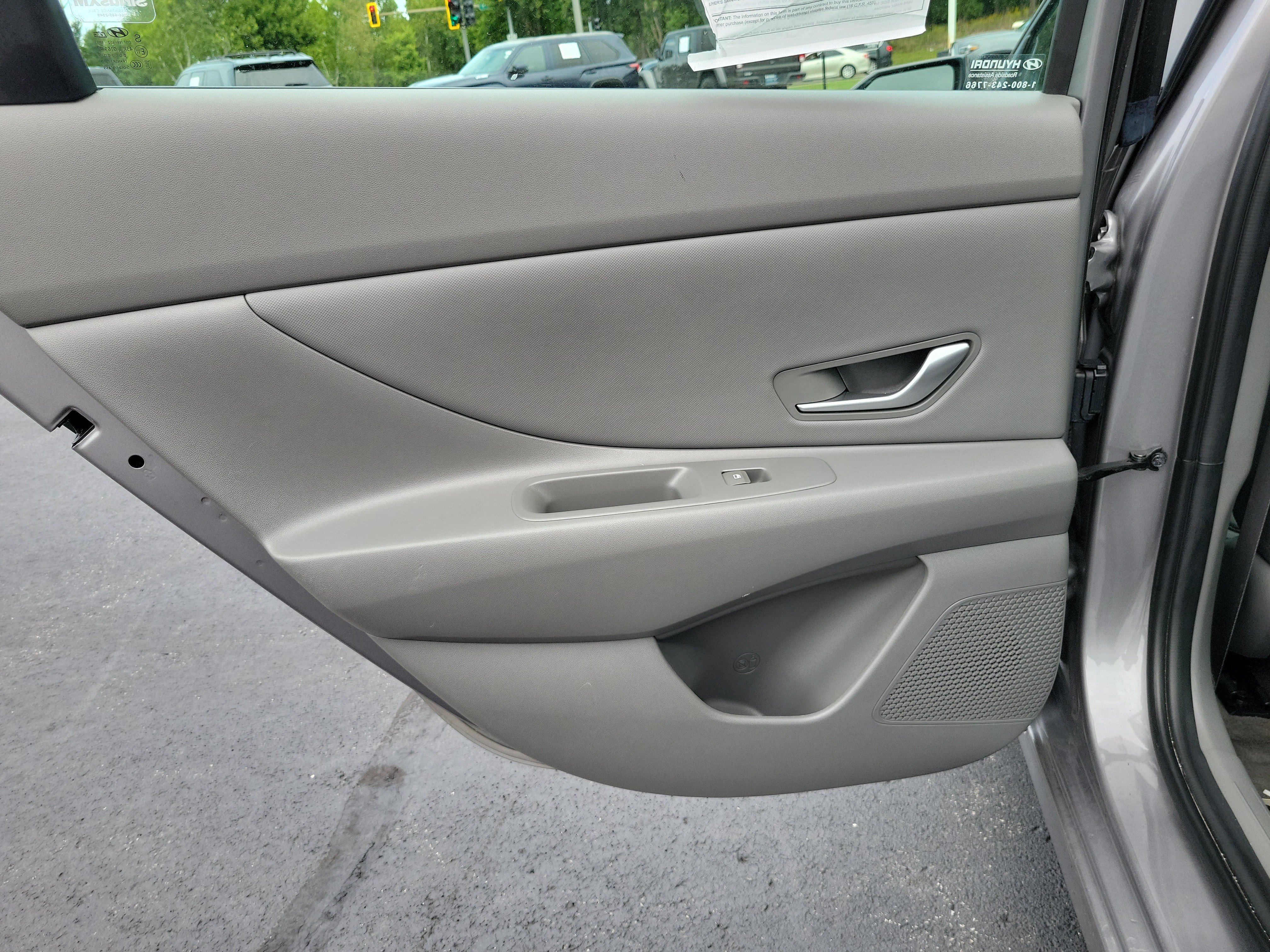 Used 2025 Hyundai Elantra SEL FWD image 9