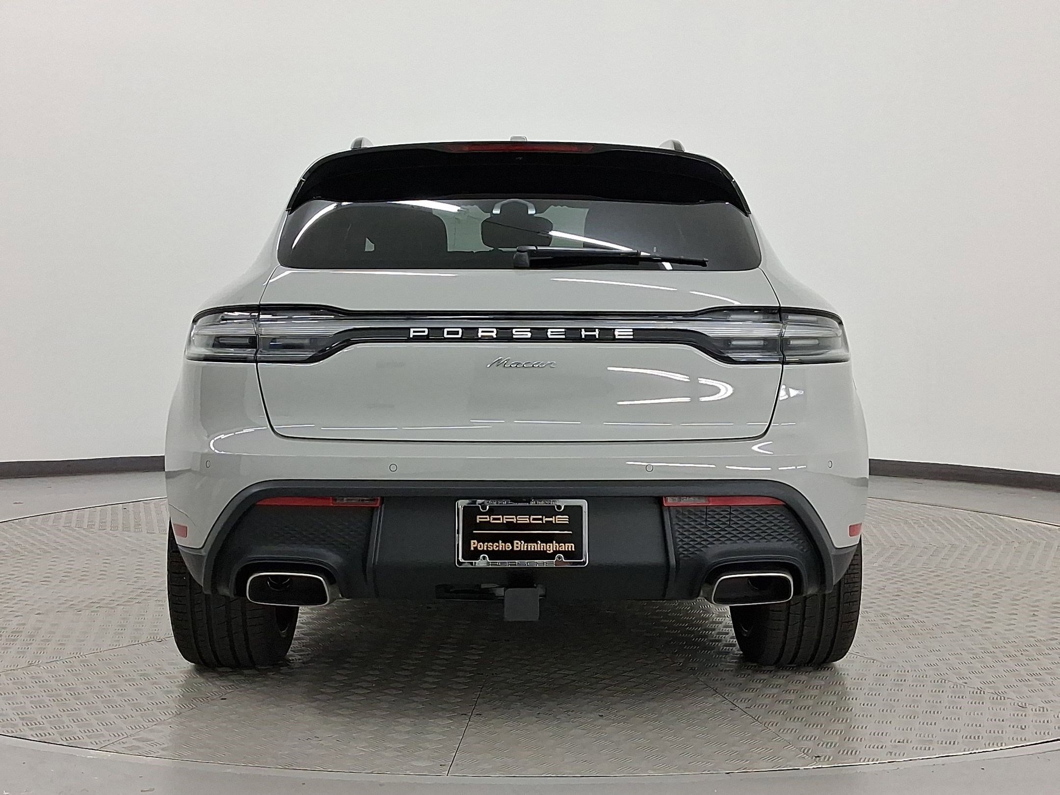 Used 2026 Porsche Macan image 10