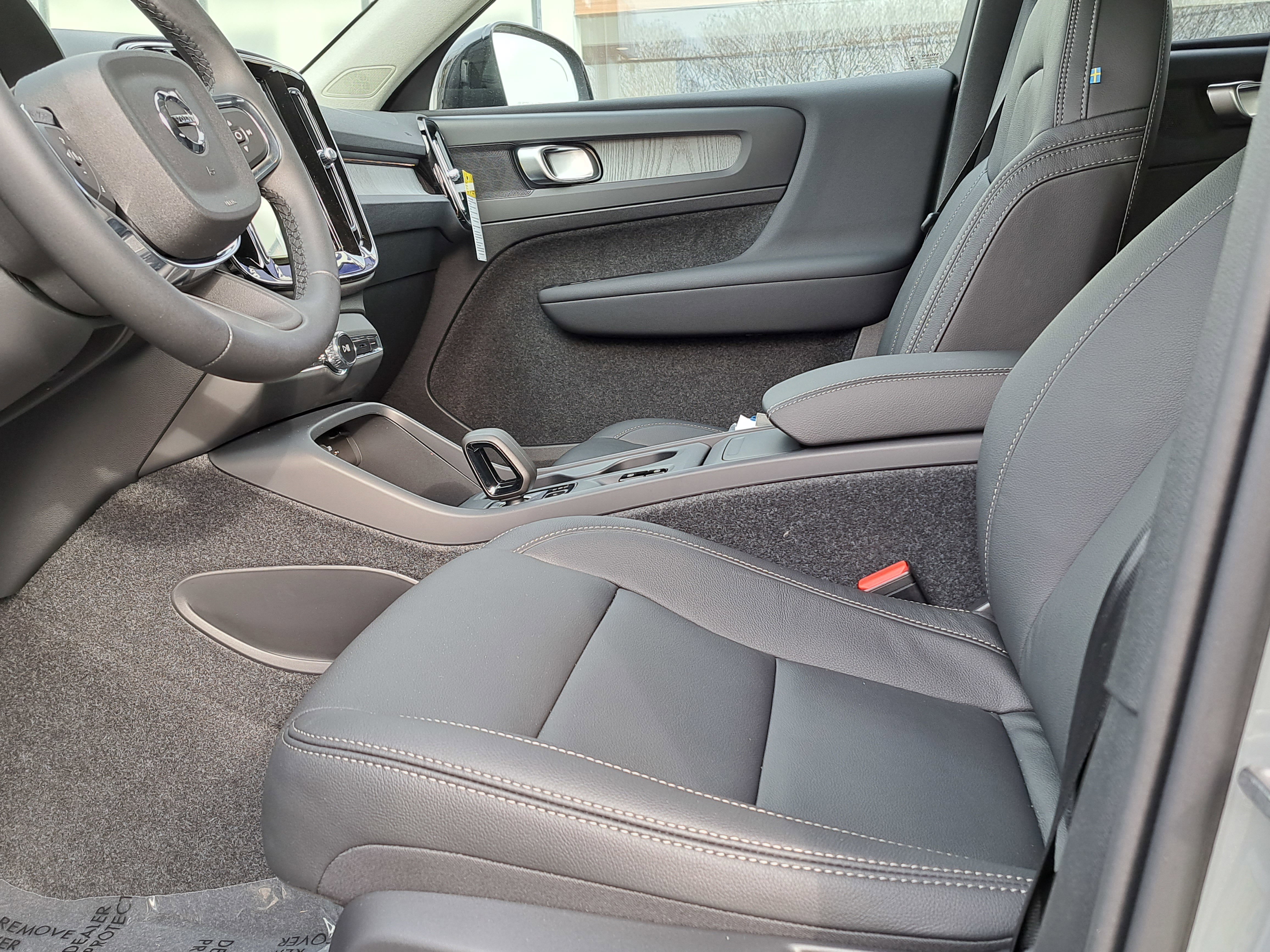 New 2026 Volvo XC40 B4 Core image 6