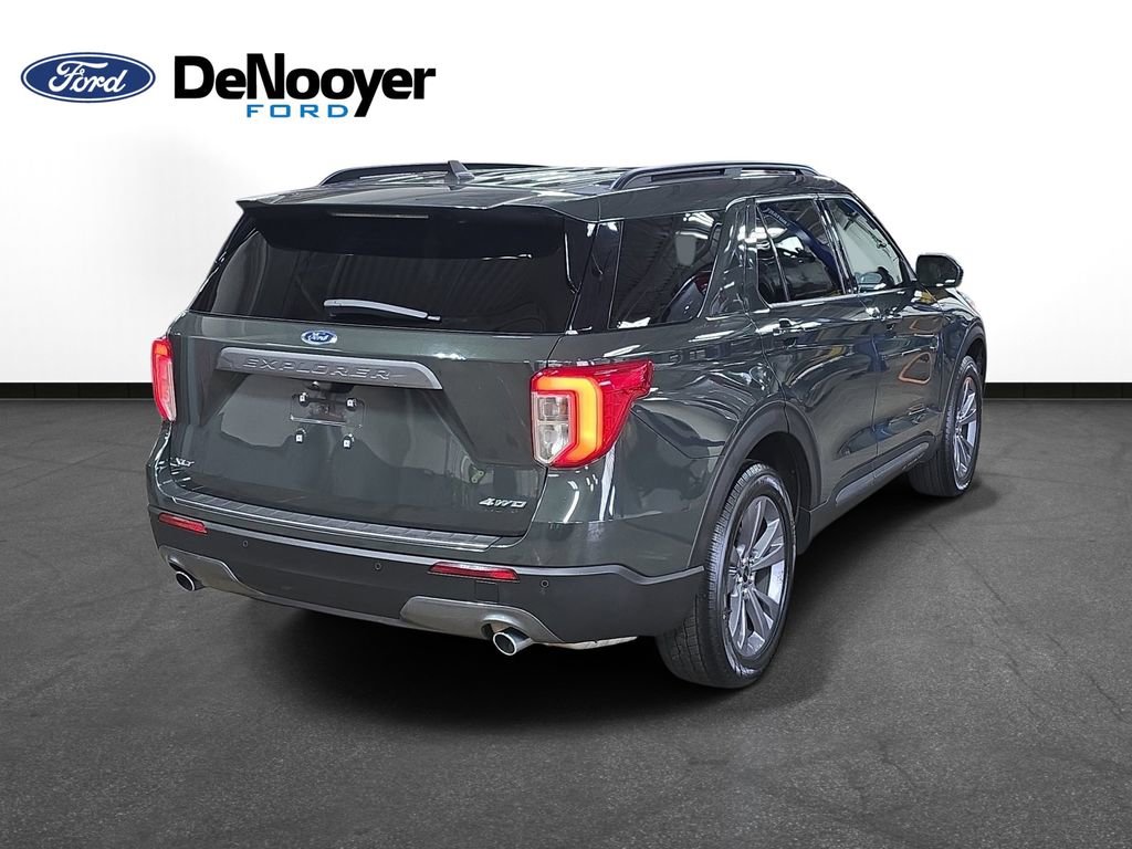 Used 2023 Ford Explorer XLT w/ Equipment Group 202A image 7