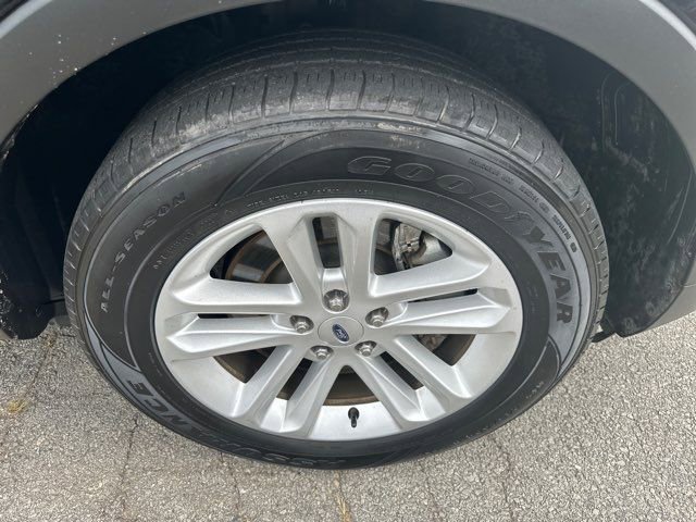 Used 2017 Ford Explorer XLT w/ Equipment Group 202A image 35