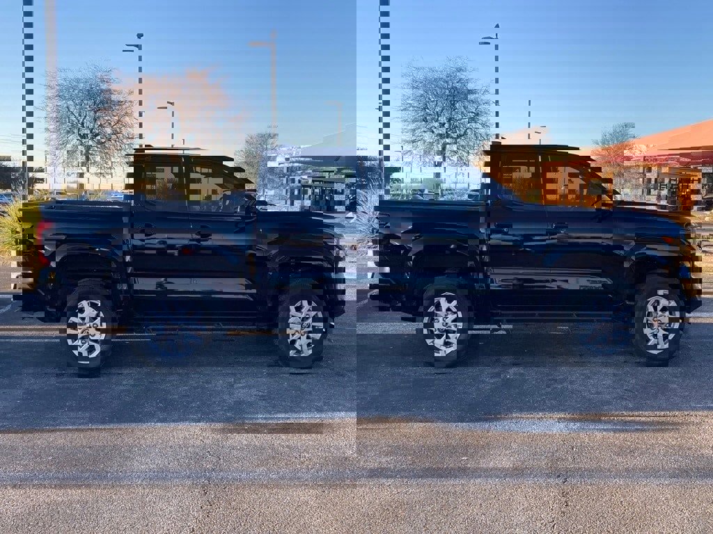 Certified 2025 Toyota Tacoma SR5 image 8