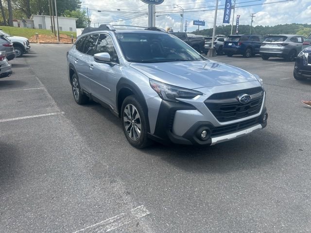 Used 2025 Subaru Outback Touring image 3