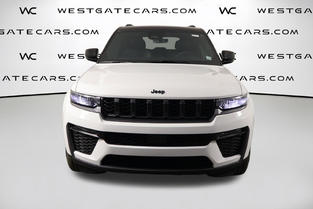 Used 2026 Jeep Grand Cherokee Limited w/ Limited Altitude Package AWD/4WD image 2