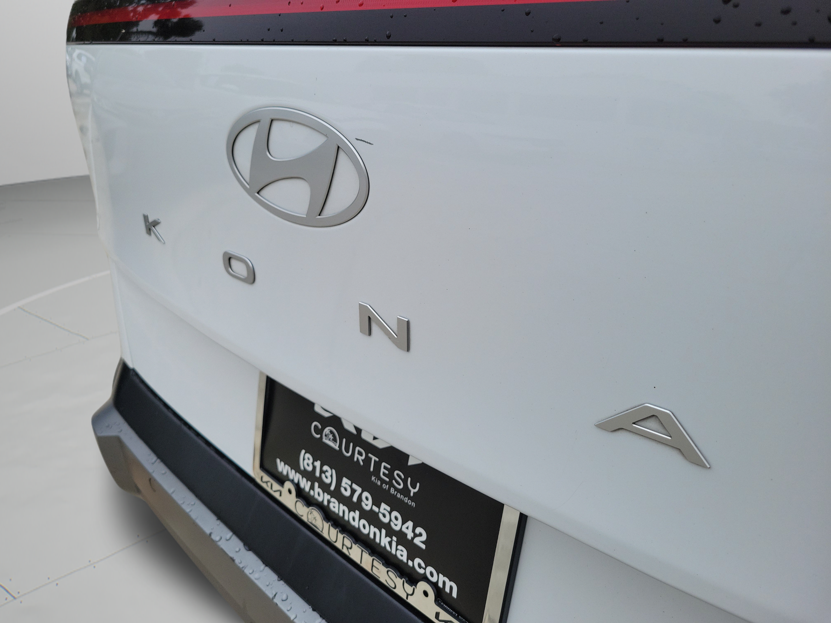 Used 2024 Hyundai Kona Limited FWD image 31