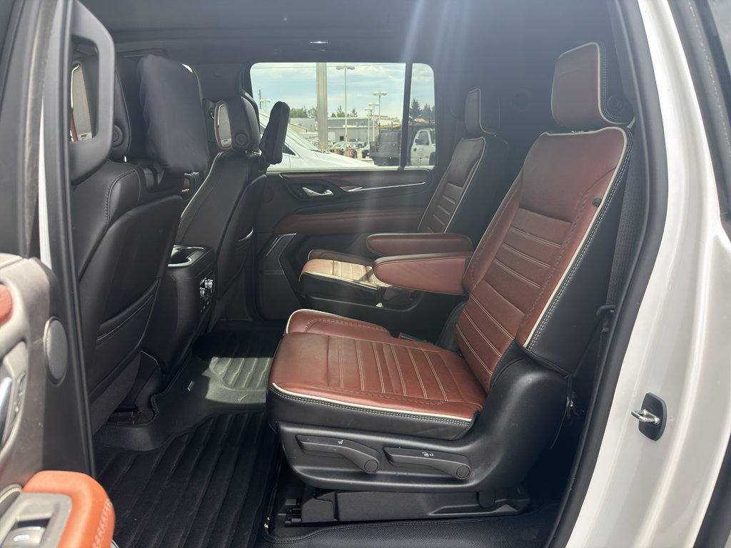 Certified 2023 GMC Yukon XL Denali Ultimate AWD/4WD image 7