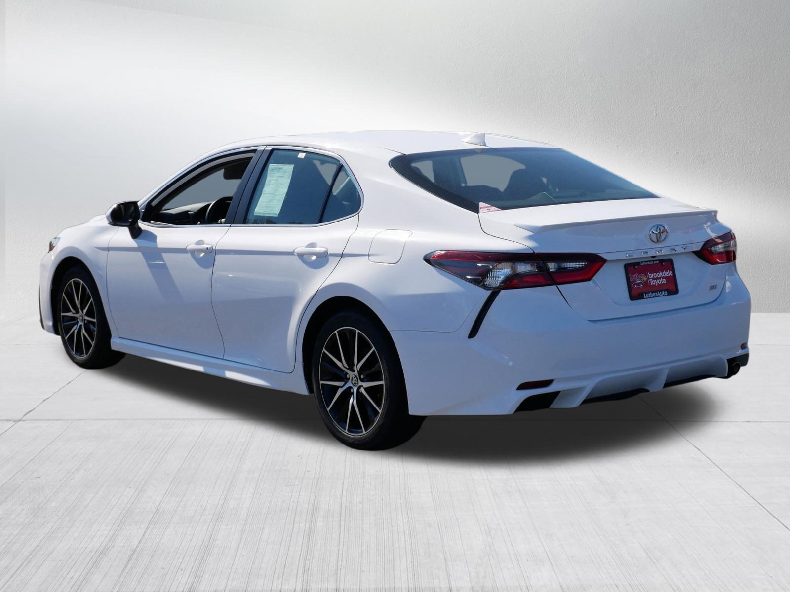 Certified 2023 Toyota Camry SE FWD image 5