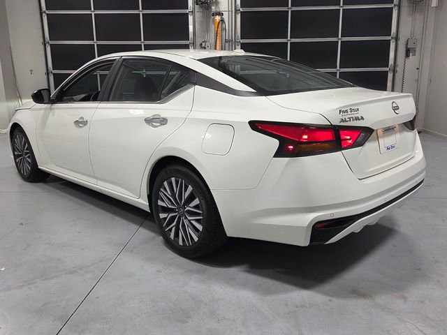 Used 2025 Nissan Altima 2.5 SV FWD image 9