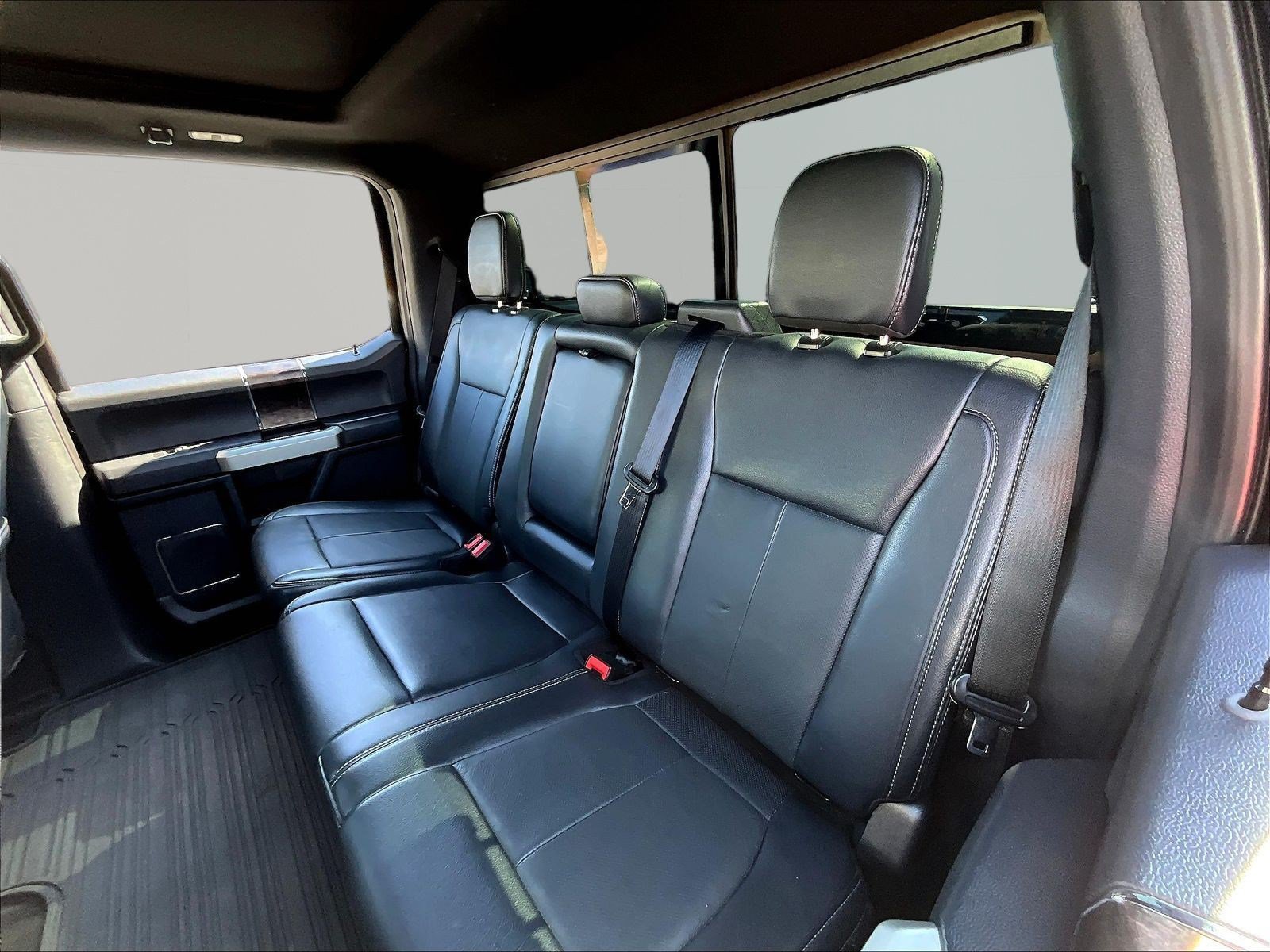 Used 2022 Ford F250 Lariat w/ Black Appearance Pkg AWD/4WD image 23