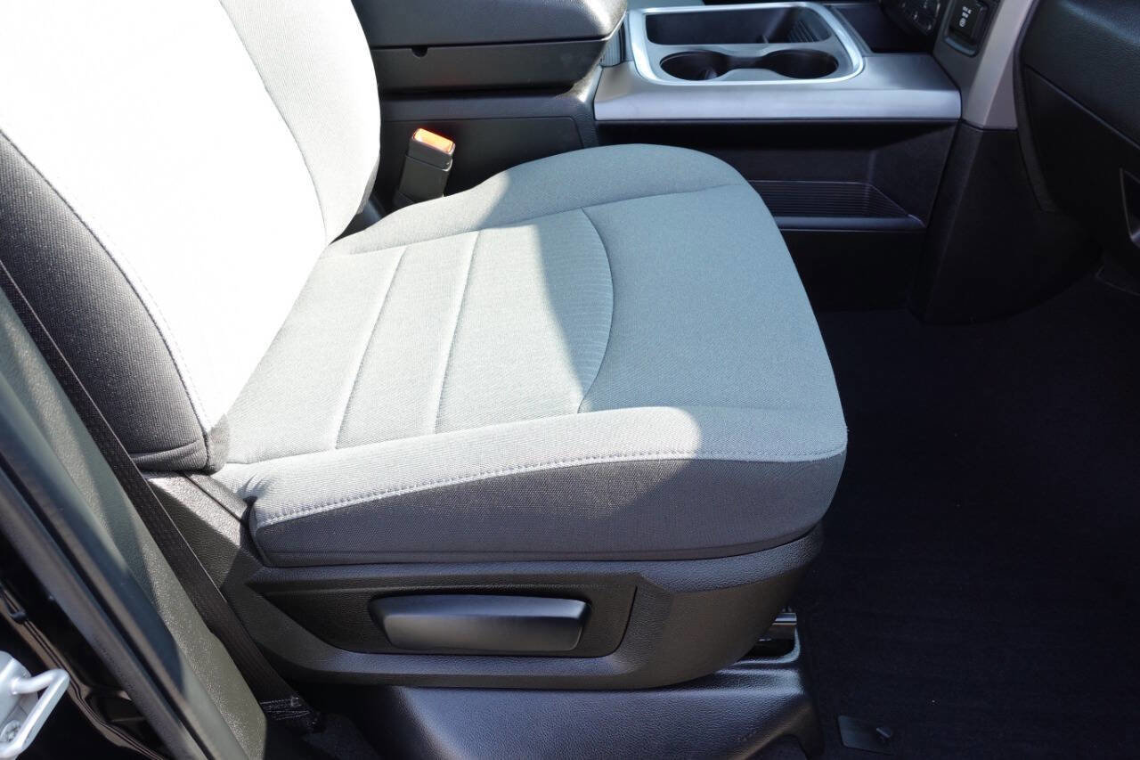 Used 2022 RAM 1500 Classic SLT w/ Electronics Convenience Group image 35