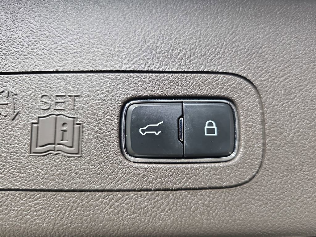 Used 2024 Lincoln Aviator Reserve w/ Equipment Group 201A image 19