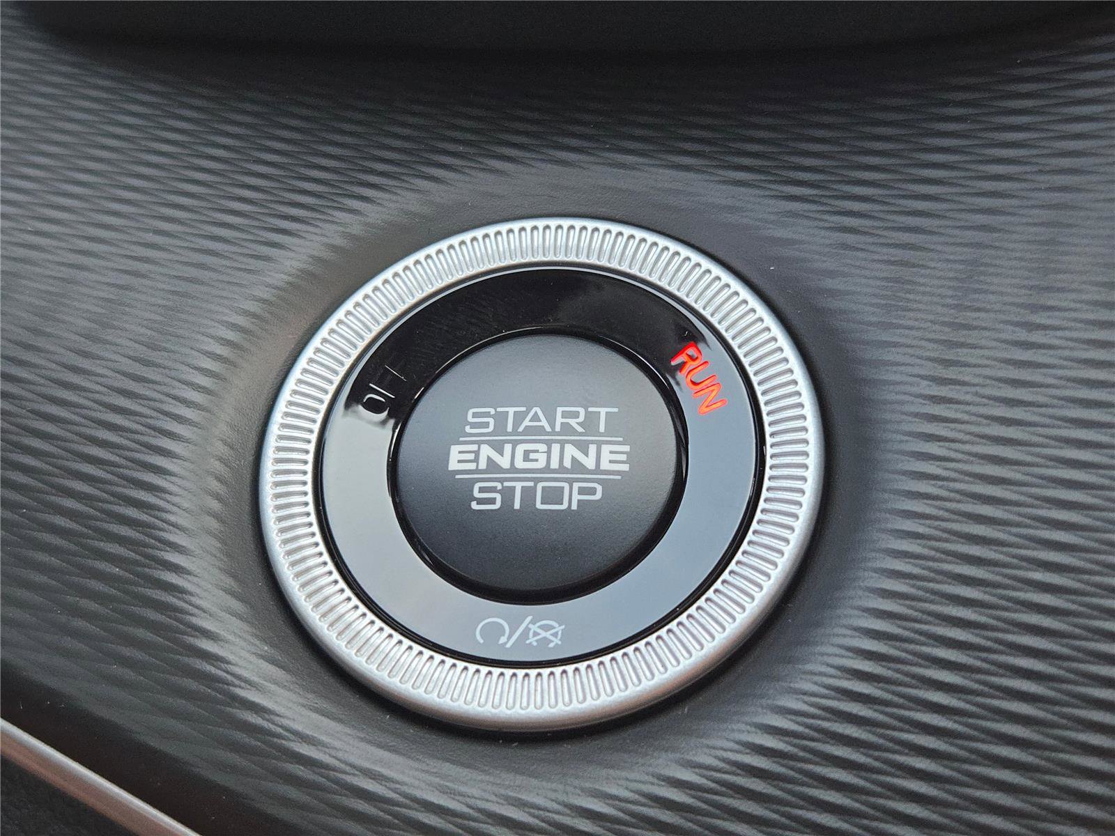 Used 2025 Jeep Grand Cherokee L Altitude image 34