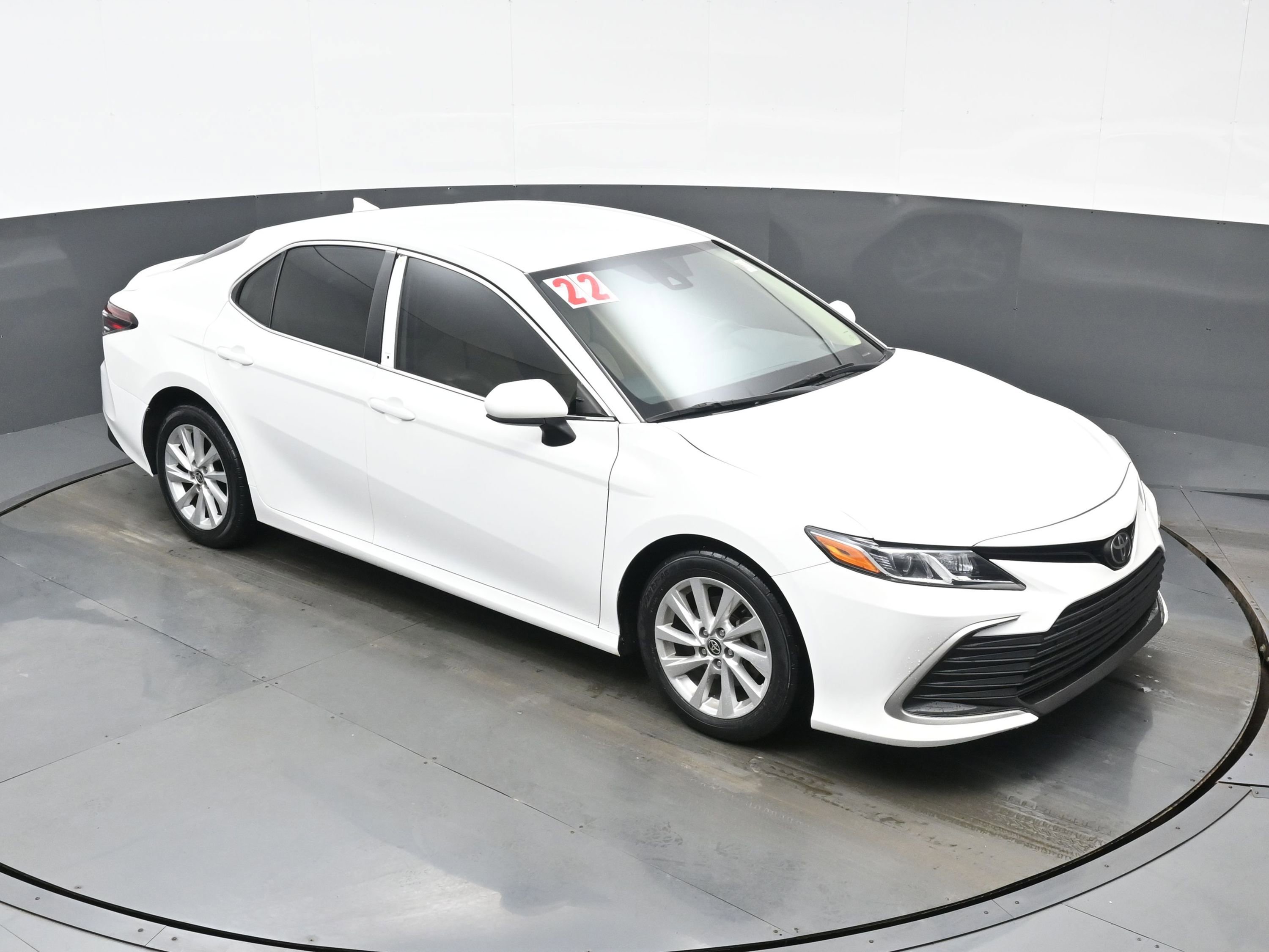 Used 2022 Toyota Camry LE image 31