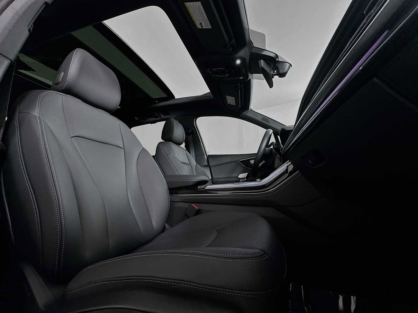 Used 2025 Audi Q7 Premium Plus w/ Premium Plus Package image 28