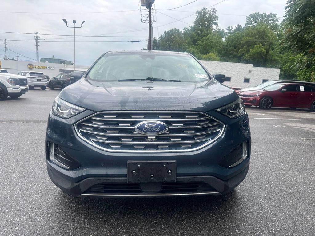 Used 2019 Ford Edge Titanium w/ Equipment Group 301A AWD/4WD image 2