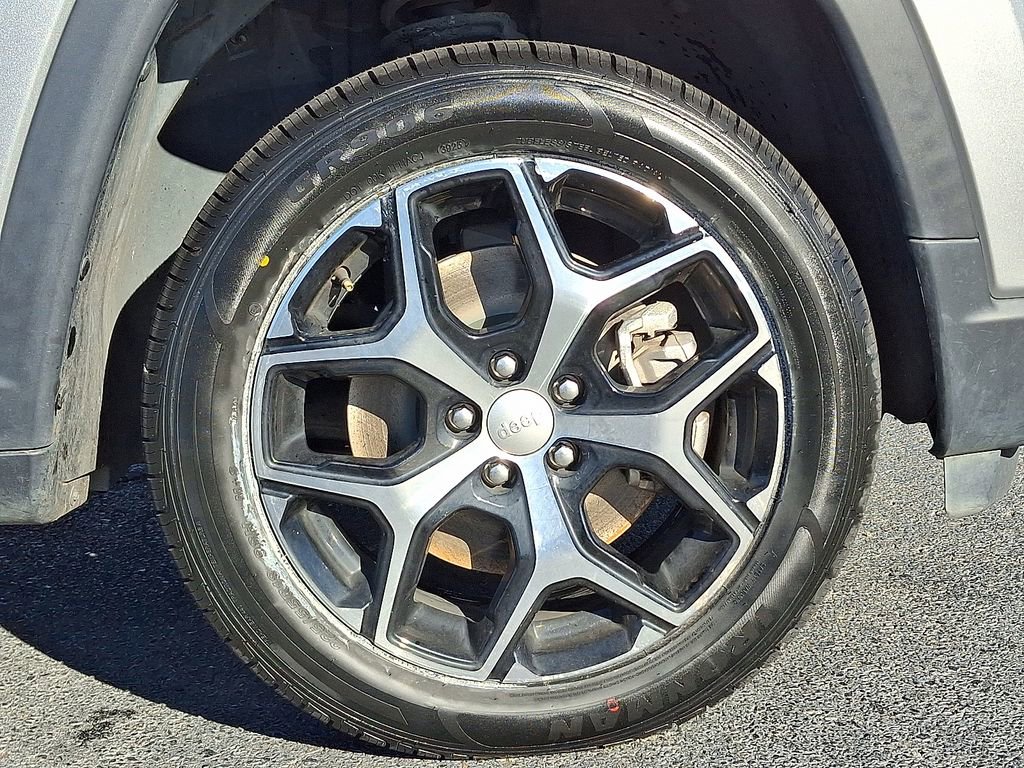 Used 2024 Jeep Compass Limited image 8