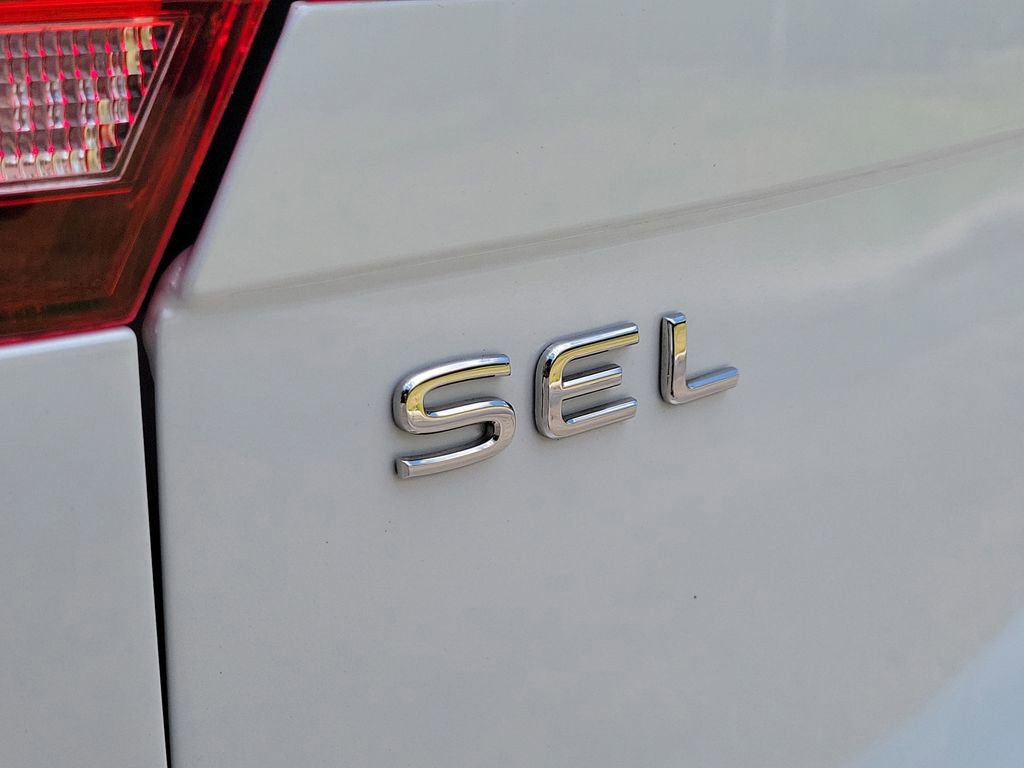 Used 2022 Volkswagen Tiguan SEL R-Line AWD/4WD image 5