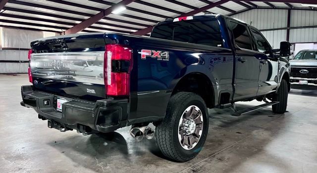 Used 2025 Ford F250 King Ranch w/ FX4 Off-Road Package image 3