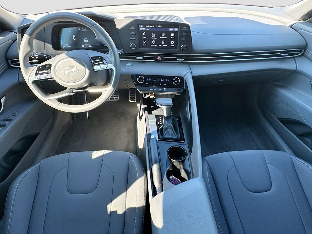 Used 2025 Hyundai Elantra Sport image 26