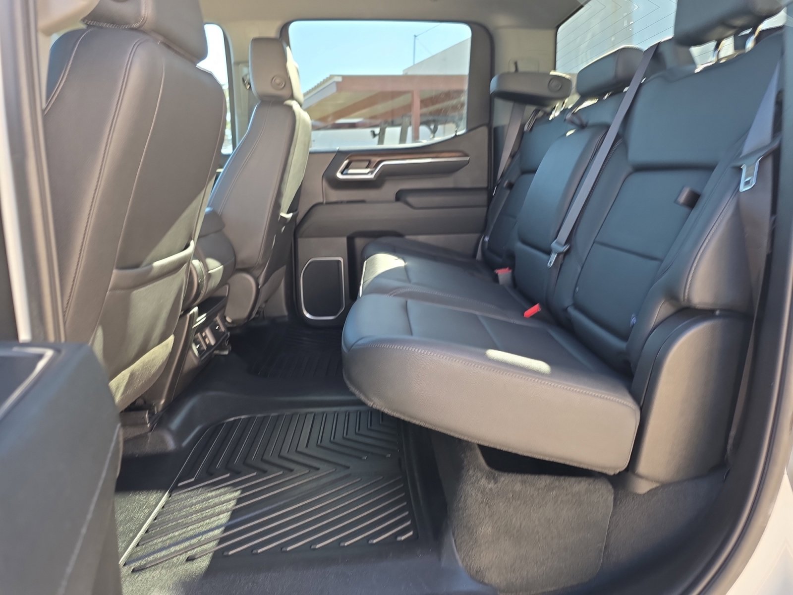 Used 2024 GMC Sierra 1500 SLT image 23