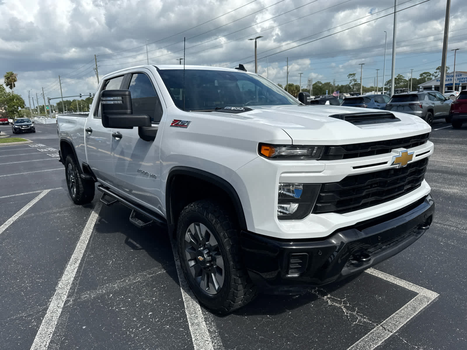 Used 2025 Chevrolet Silverado 2500 Custom w/ Custom Value Package AWD/4WD image 2