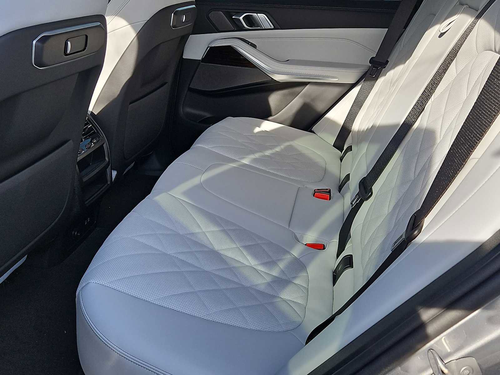 New 2026 BMW X5 xDrive40i w/ Premium Package image 18