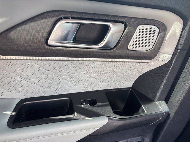 New 2027 Ford Explorer Platinum RWD image 35